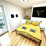 Cozy Old-Town Apartments At Kazimierz +Ac, Kitchen And Netflix